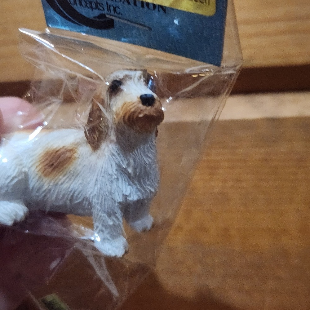NEW Conversation Concepts Tiny Ones Dog Figurine Basset Griffon Vendeen DTN-113 - Picture 5 of 5